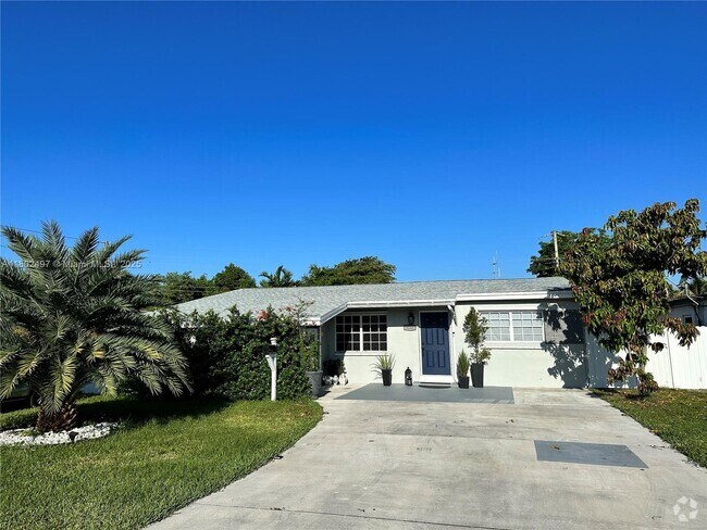Building Photo - 3240 SW 66th Terrace Rental