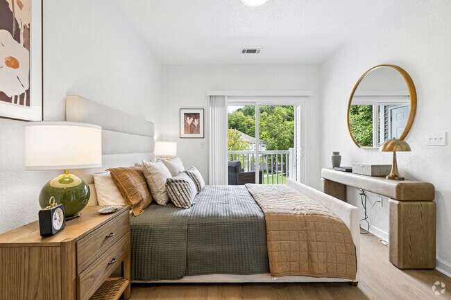 Adams 1BR, 1BA - 684SF - Bedroom