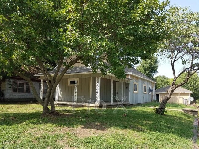 Photo - 502 W 9th St