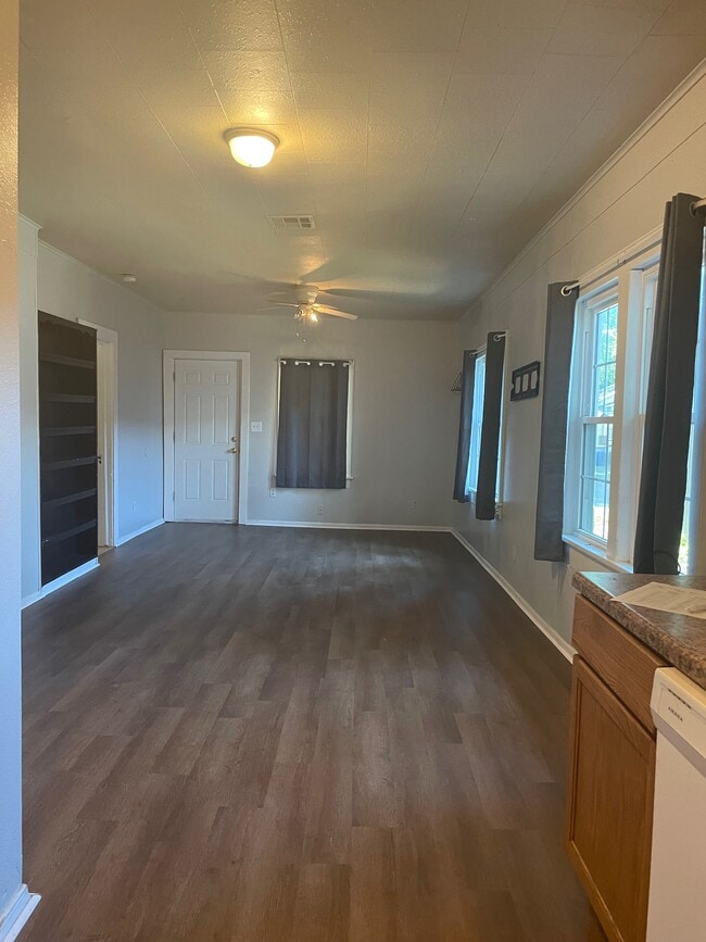 Photo - 1405 S Springfield St