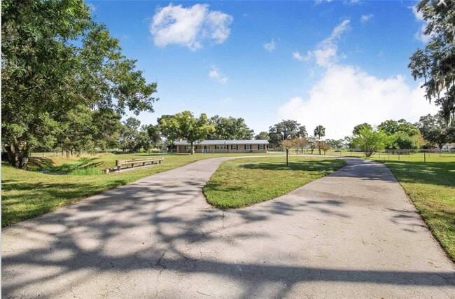 4854 E Hinson Ave