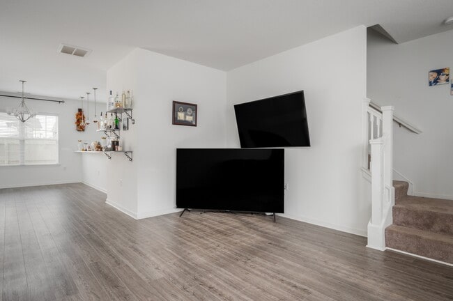 Photo - 2040 Canning Pl