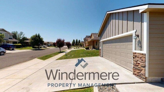 Photo - 2106 S Quillan St