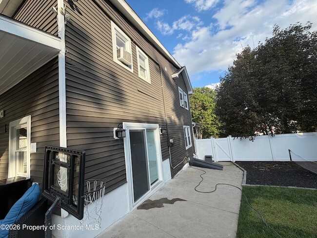 513 N Garfield Ave