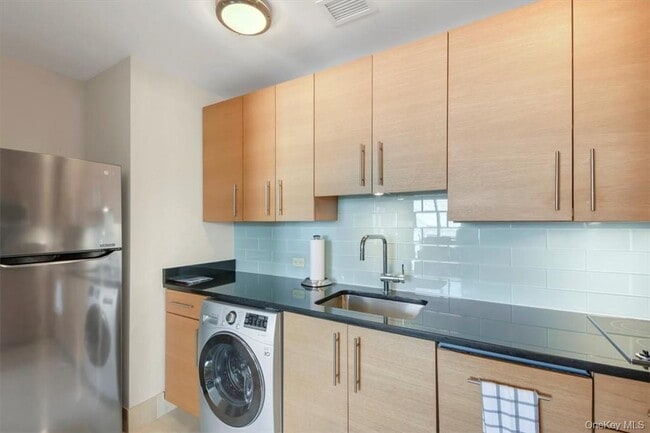 Photo - 1 Renaissance Square Unit 9D