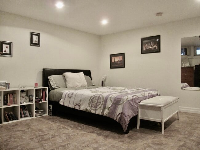 Photo - 646 Broadview Av