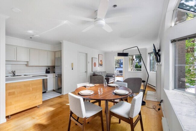 Photo - 1126 W 11th Ave Unit ID1051816P