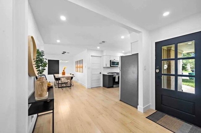 Photo - 5401 W 43rd St