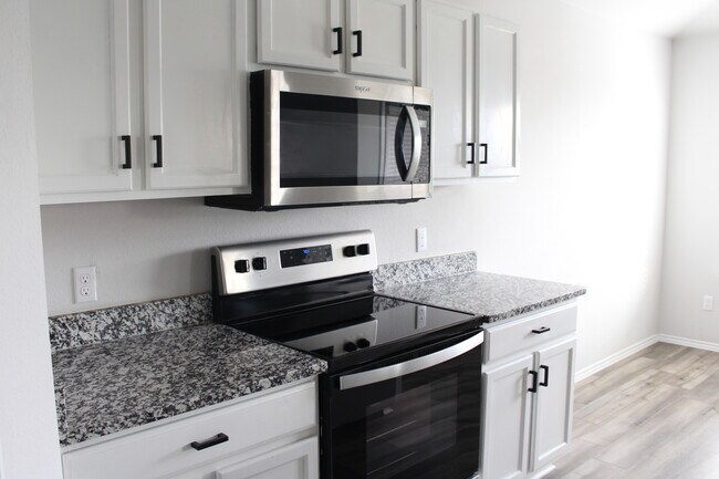 Photo - 1013 Velvet Ct