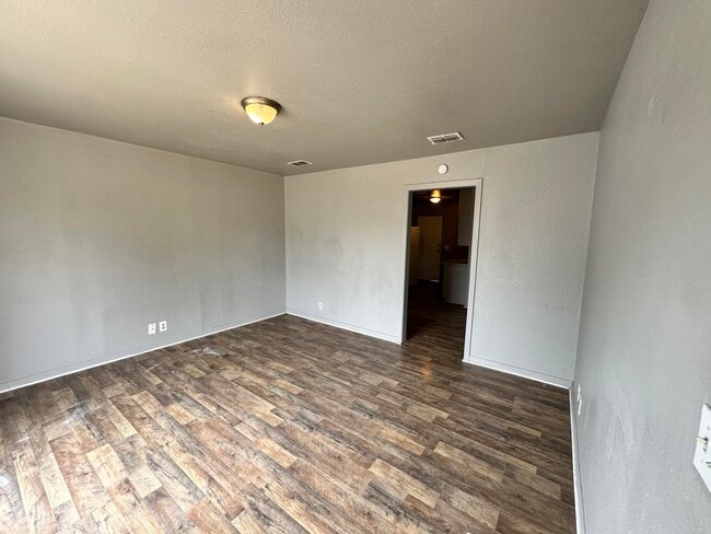 Photo - 1903 S Highland St