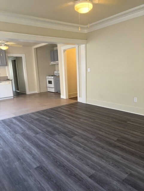 Building Photo - 828 1/2 W 40th Pl Unit 828 1/2