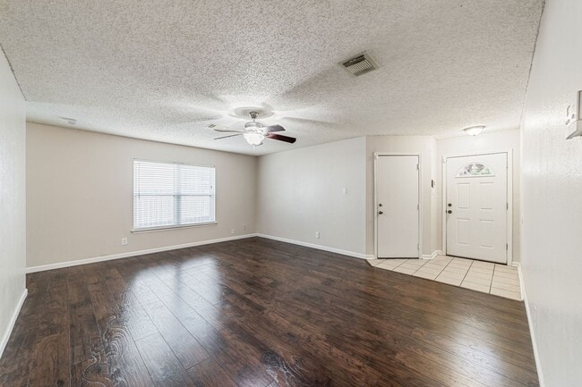 Photo - 8422 Parry Path