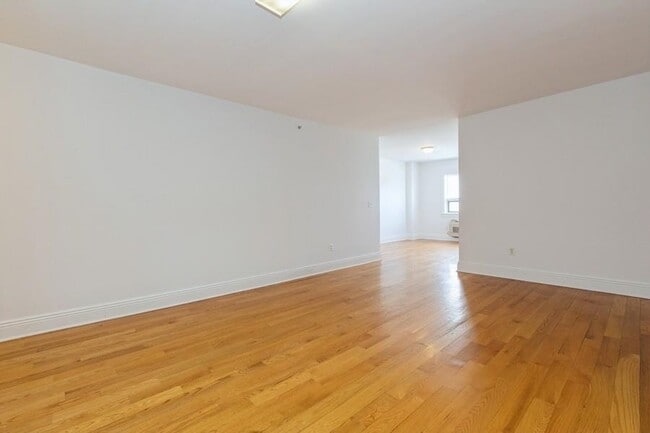 Photo - 809-815 22nd St Unit 606