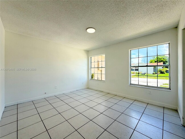 Photo - 9850 W Heather Ln