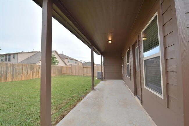 Spacious back/rear porch - 5510 Casa Batillo Dr