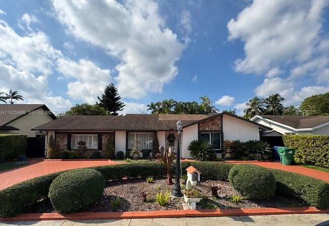 Building Photo - 9412 SW 127th Ave