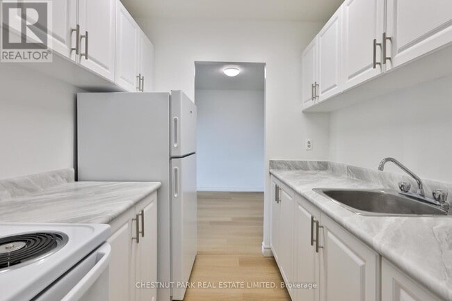 Photo - 888 Glen St Unit 507