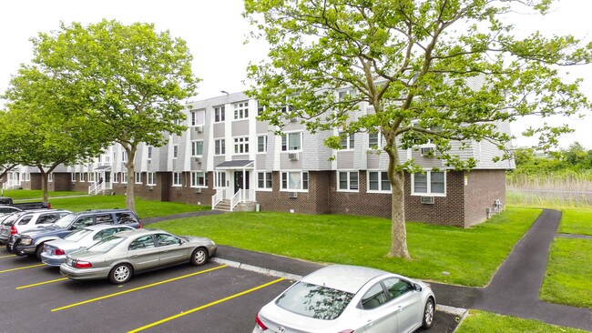 Bayside Village Apartments For Rent in Newport, RI | ForRent.com