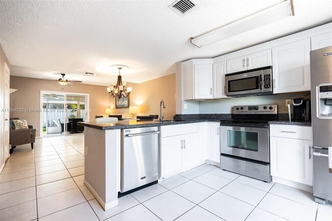 Photo - 2683 NE 15th St