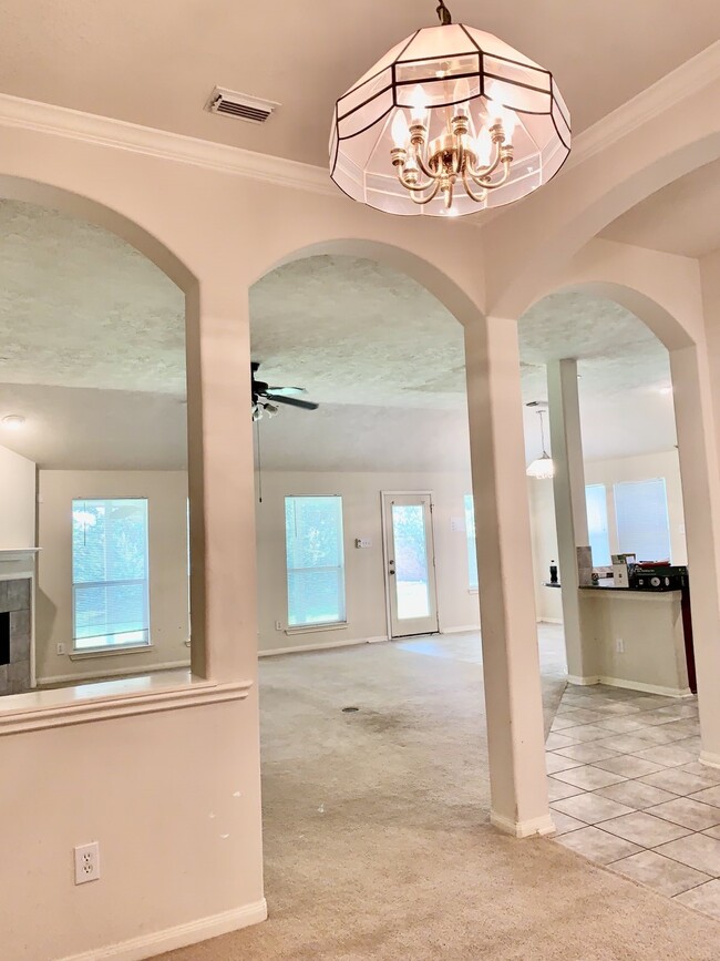 Photo - 7827 Iris Glen Ln