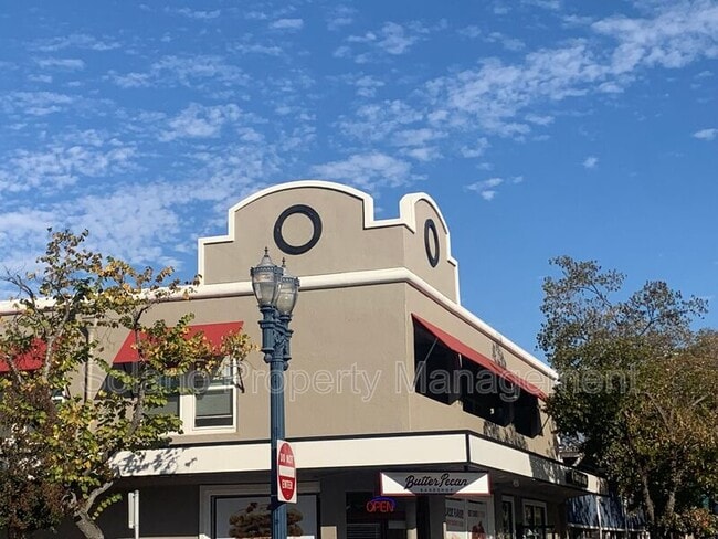 Building Photo - 702 Jackson St