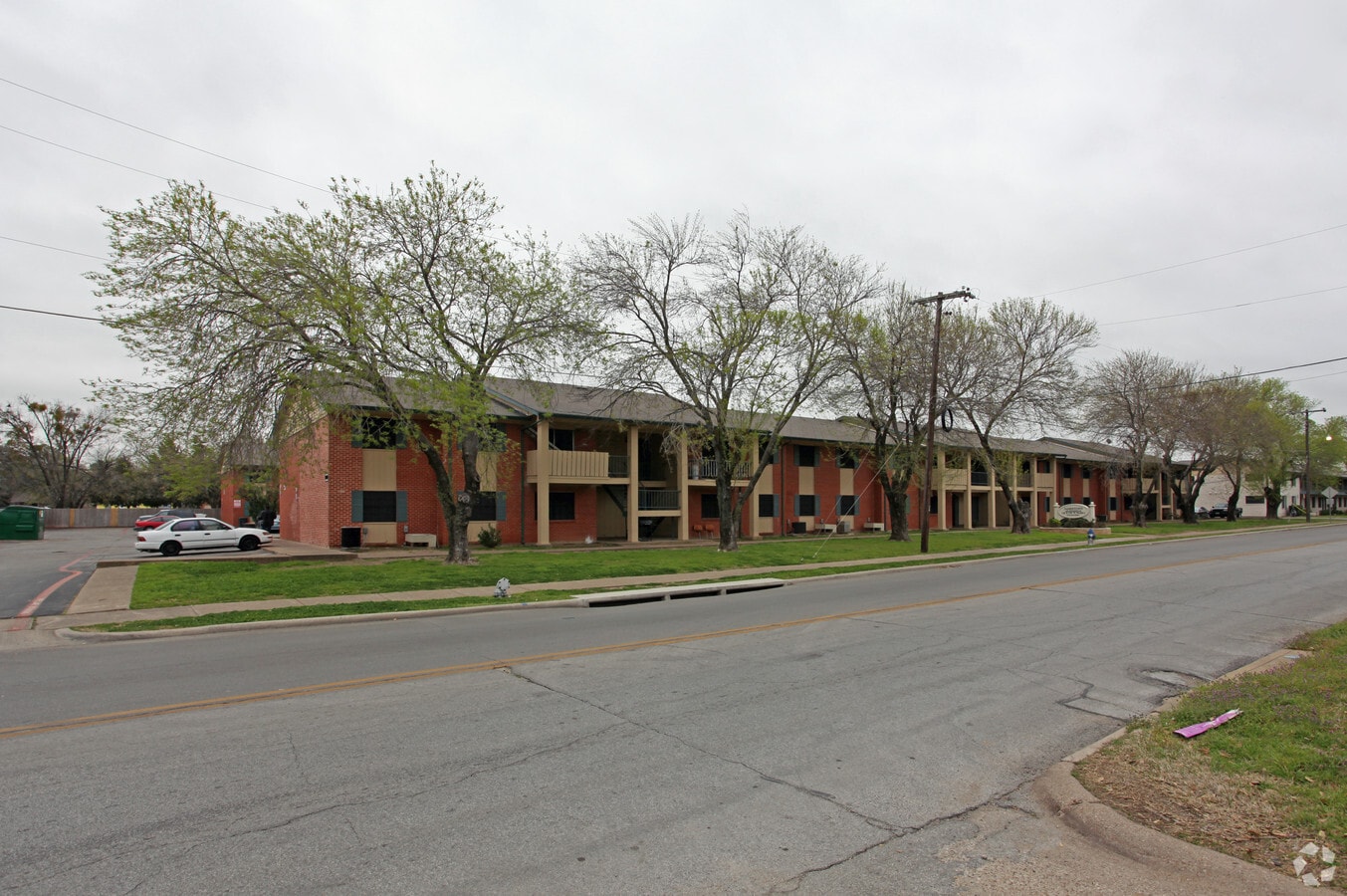 Jamestown Apartments - Jamestown Apartments