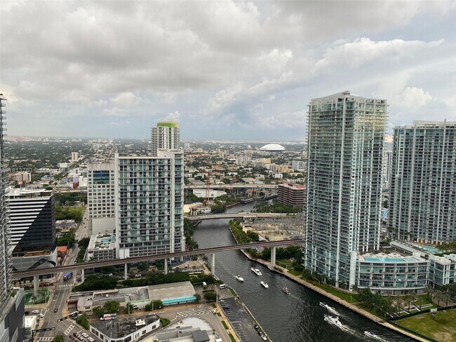 Photo - 68 SE 6th St Unit 3604