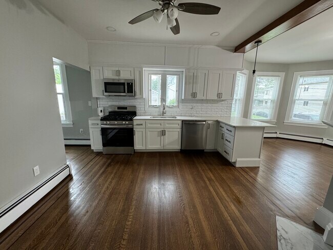 Photo - 32 Fourth St Apartment Unit Newly  Renovated 3br