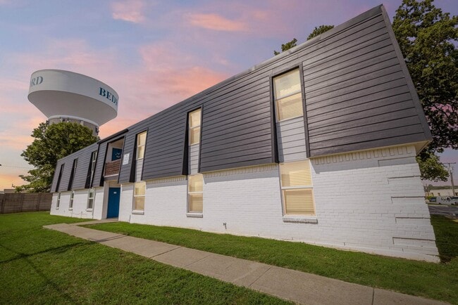 Photo - 531 Bedford Rd Unidad 129