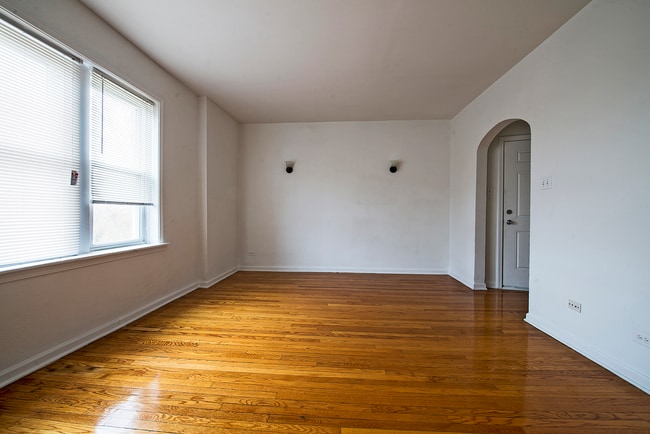 Building Photo - 8155 S Ingleside