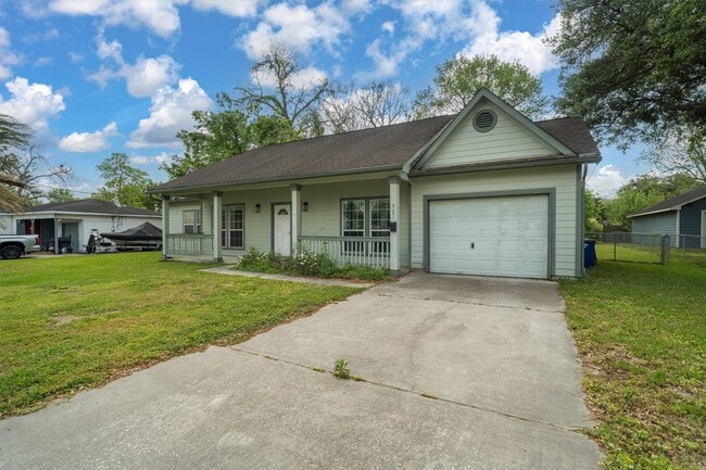 Building Photo - 321 E Wilkins St