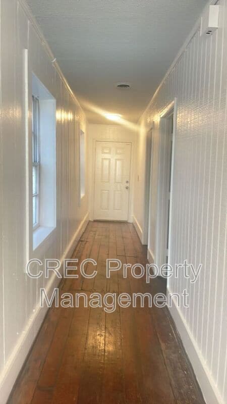 Photo - 293 King St Unit 4