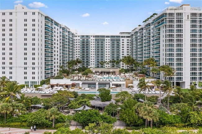 Building Photo - 2301 Collins Ave Unit 523 Rental