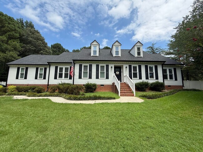 Building Photo - Stunning *4BD, 3BA North Raleigh Home on a...