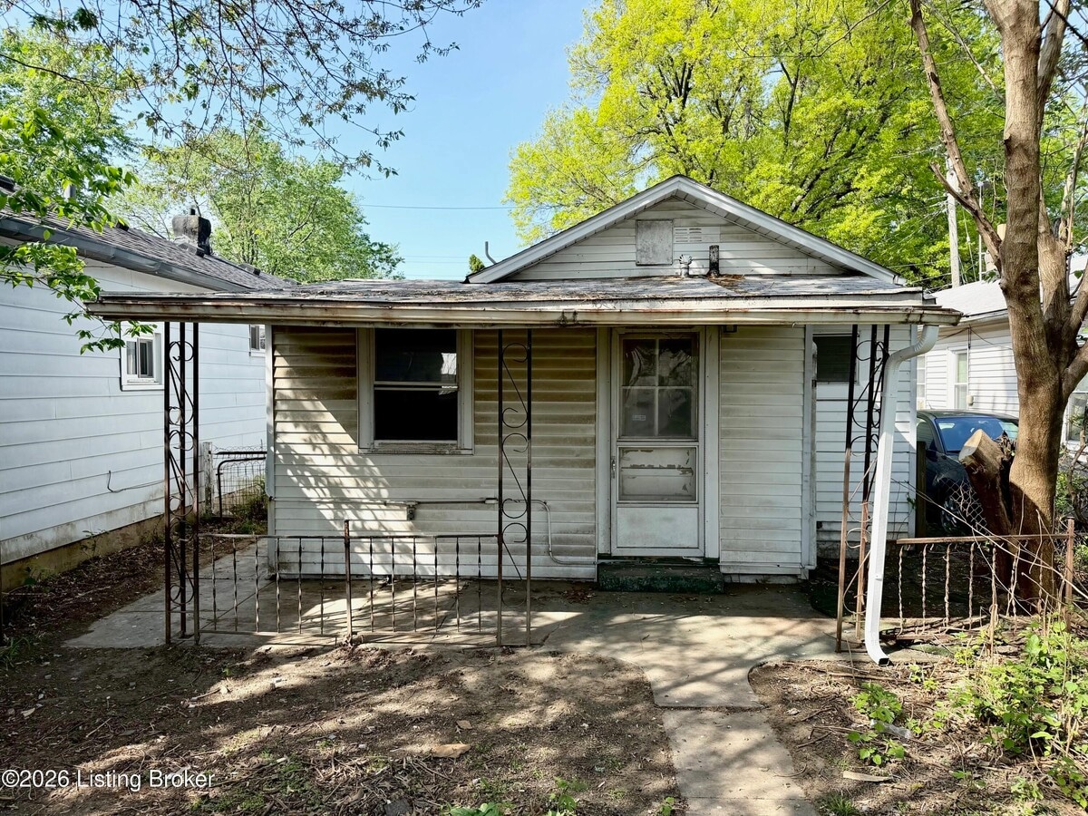 Photo - 2057 May Ave