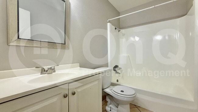Photo - 132 E Ingram St