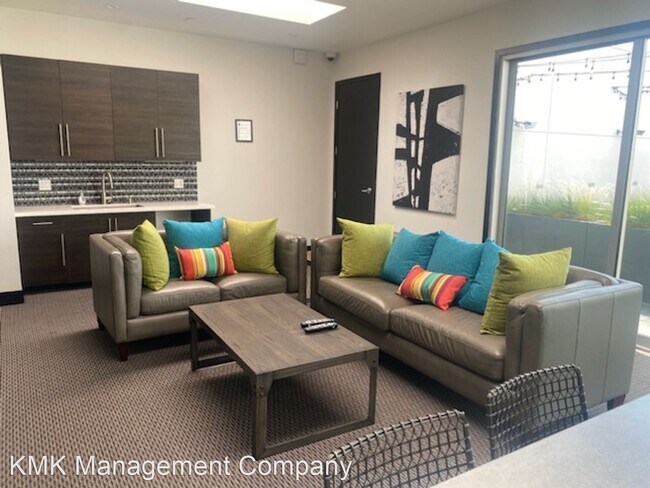 Photo - 2 br, 2 bath Apartment - 11811 Culver Blvd...