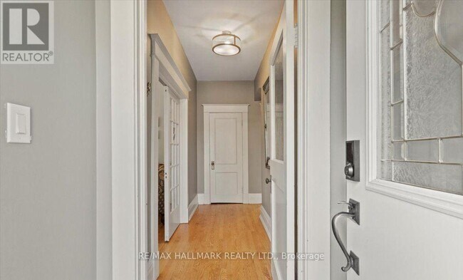 Photo - 100 Warden Ave.