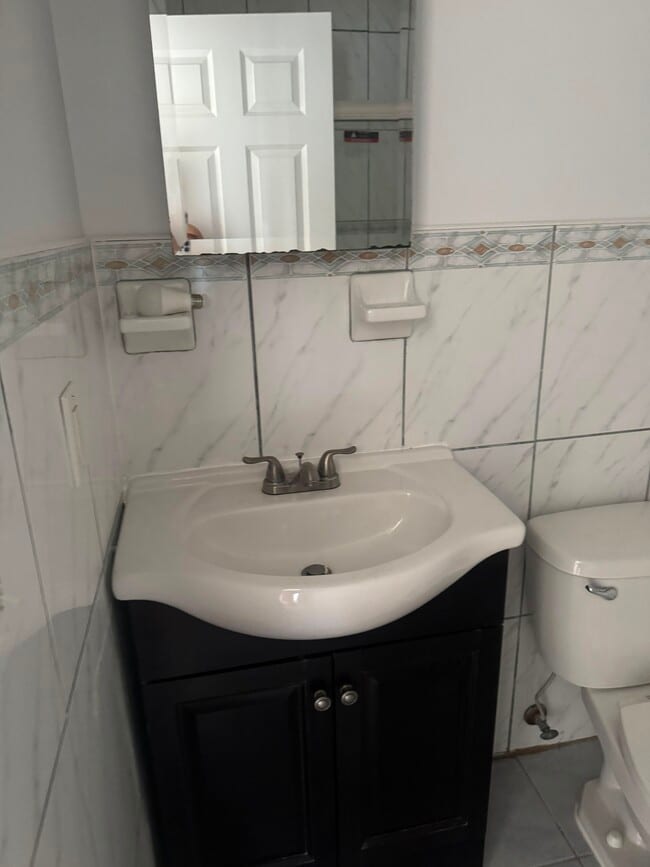 Photo - 1058 William St Unit 2nd Floor