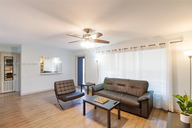 Photo - 3039 Grant St