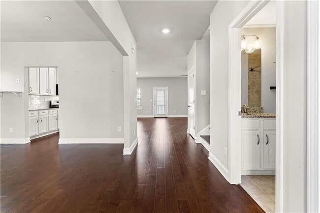 Photo - 156 Adams Cir