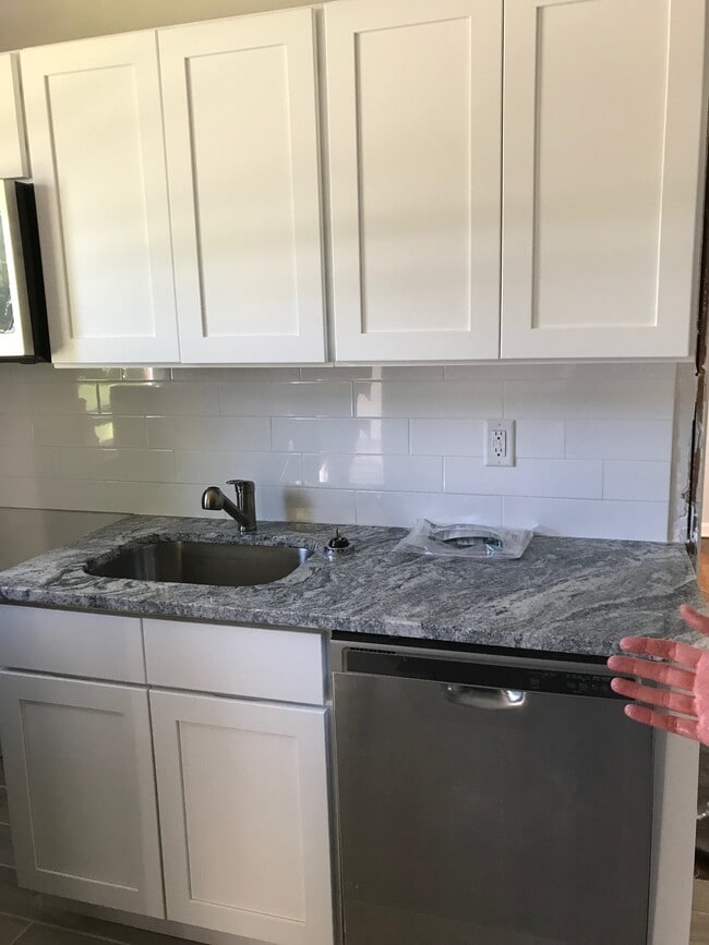 Photo - 420 W 7th St Unit 07