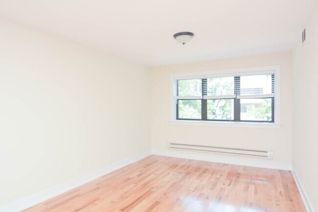 1034 W George Unit 103