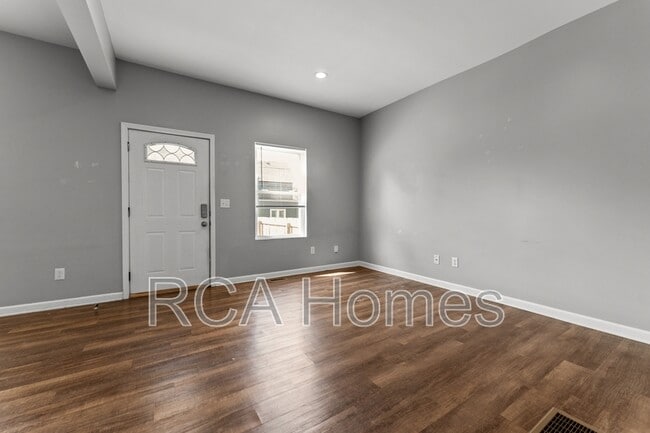 Photo - 118 N State Ave