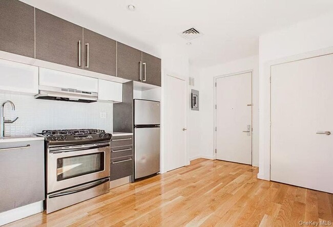 Photo - 21 Montrose Ave