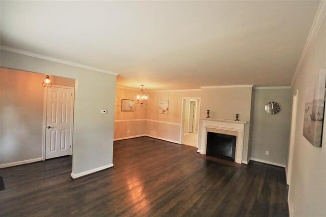 Photo - 6075 Harleston Rd NE