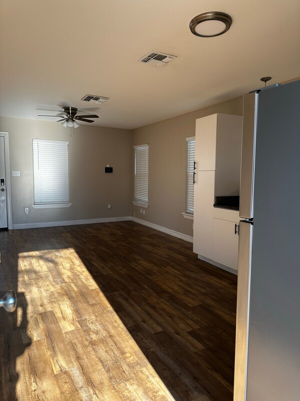 Photo - 548 Dixon Dr