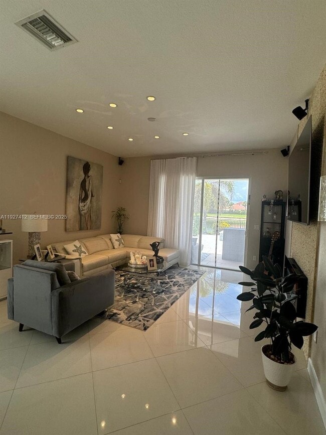 Photo - 7823 Patriot St