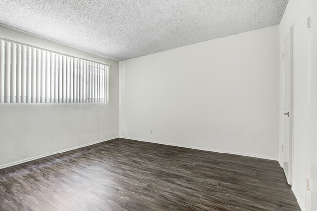 Photo - Sepulveda Apartments