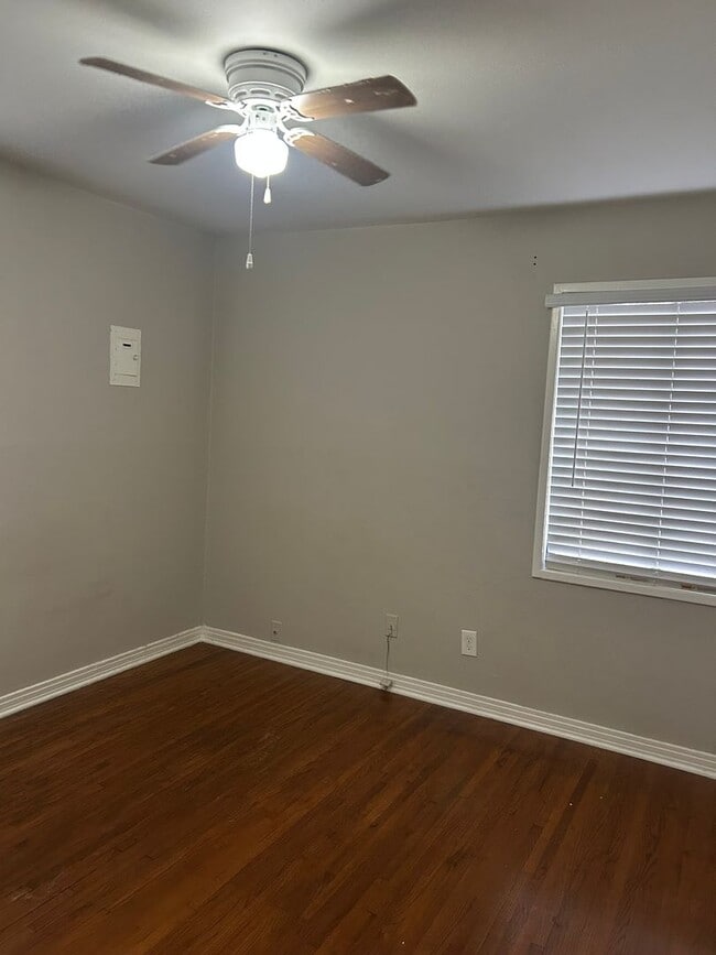 Photo - 5700 Dennis Ave